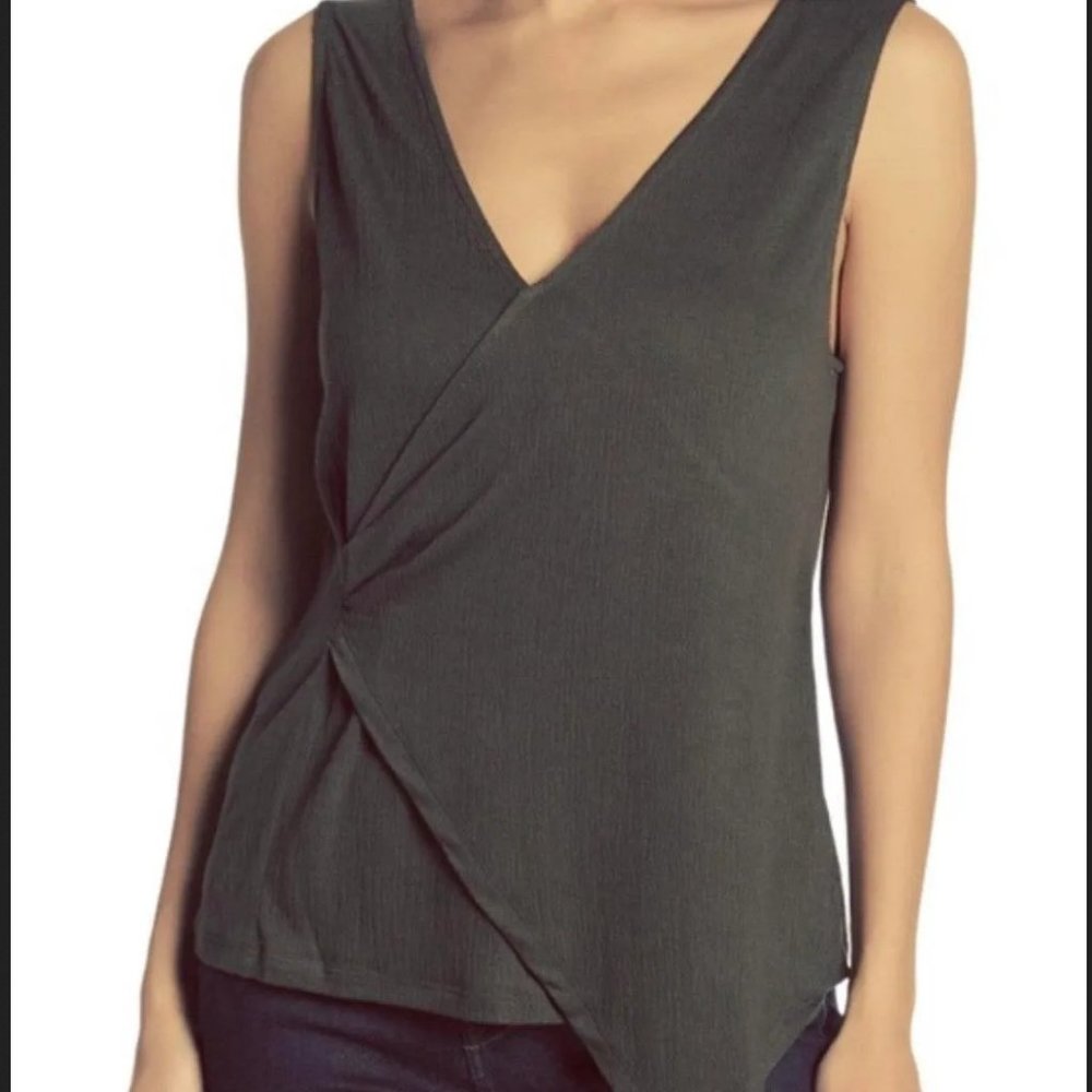 14th & Union Green Texture Knit Wrap Tank Top